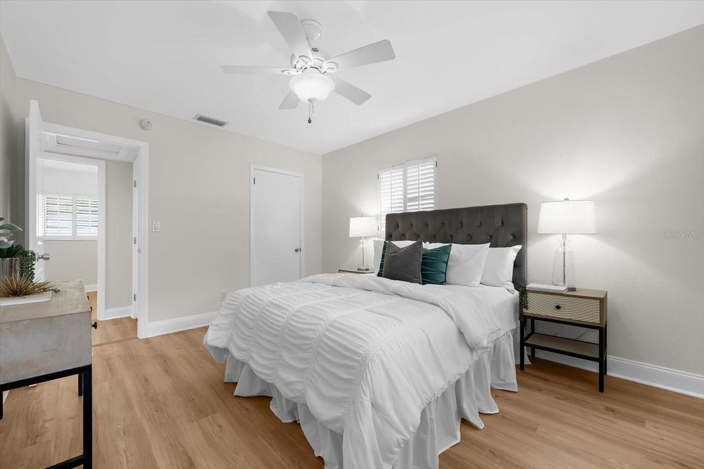 Image 40 of property listing at 3315 W BEAUMONT STREET, Tampa, FL 33611