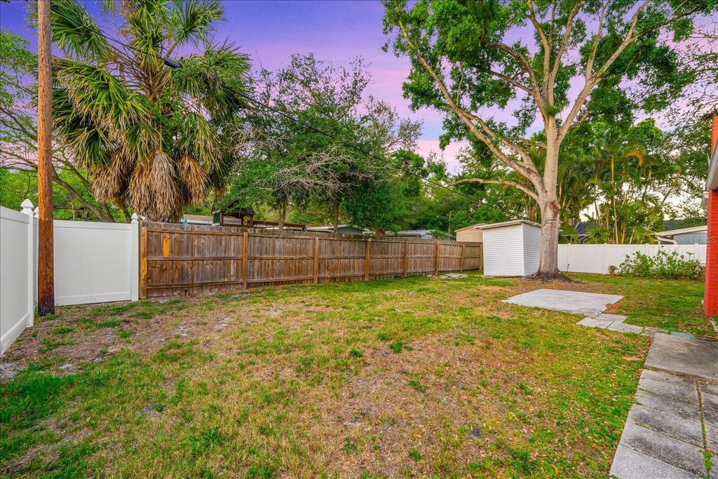 Image 43 of property listing at 3315 W BEAUMONT STREET, Tampa, FL 33611