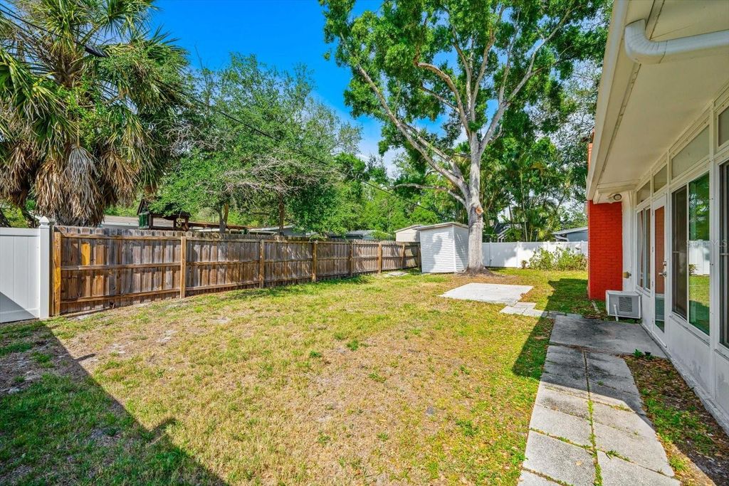 Image 49 of property listing at 3315 W BEAUMONT STREET, Tampa, FL 33611