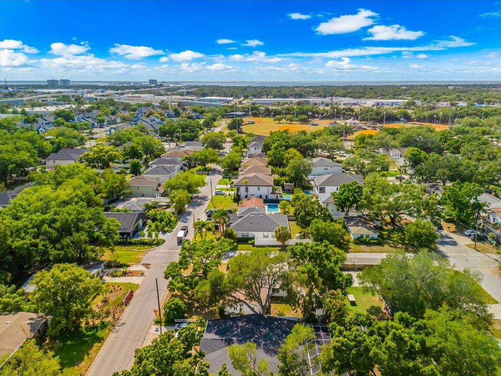 Image 68 of property listing at 3315 W BEAUMONT STREET, Tampa, FL 33611