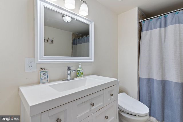 8430 WARREN DR, Pomfret, MD 20675
