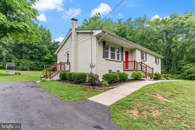 8430 WARREN DR, Pomfret, MD 20675