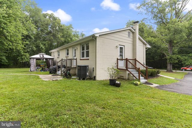 8430 WARREN DR, Pomfret, MD 20675