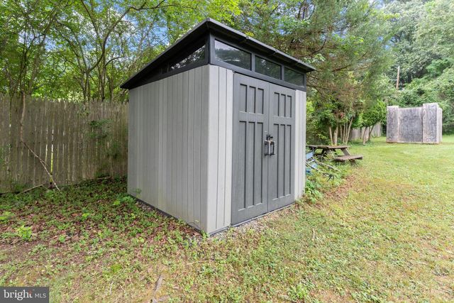 8430 WARREN DR, Pomfret, MD 20675