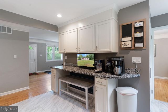 8430 WARREN DR, Pomfret, MD 20675