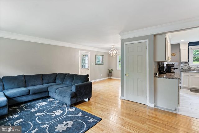 8430 WARREN DR, Pomfret, MD 20675
