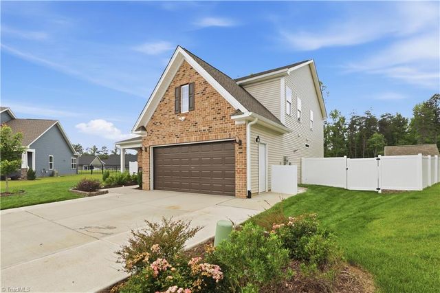 222 Moravian Court, Advance, NC 27006