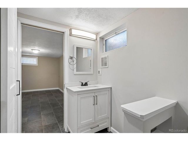 3177 Ursula St, Aurora, CO 80011