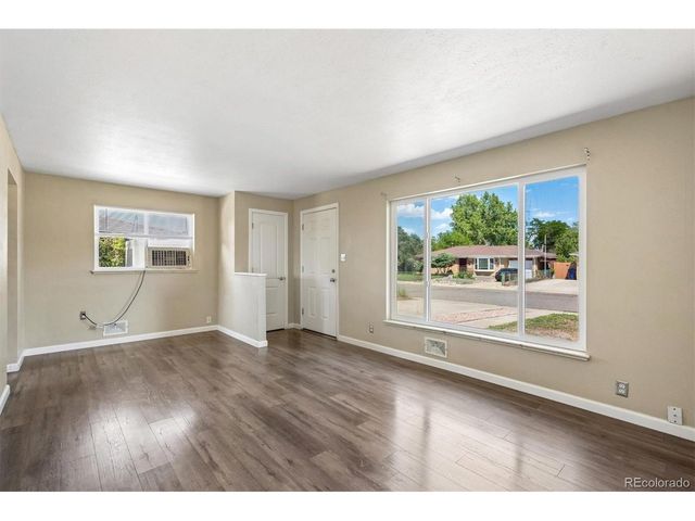 3177 Ursula St, Aurora, CO 80011