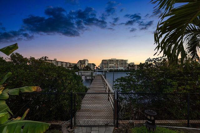 820 N Atlantic Drive, Lantana, FL 33462