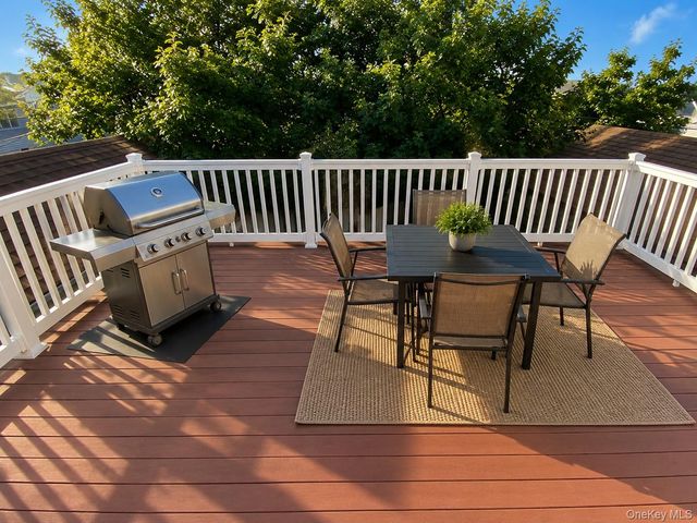 547 W Walnut Street Upper Unit, Long Beach, NY 11561