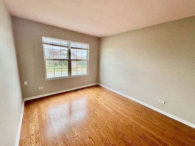 516 Chestnut Lane, Peotone, IL 60468