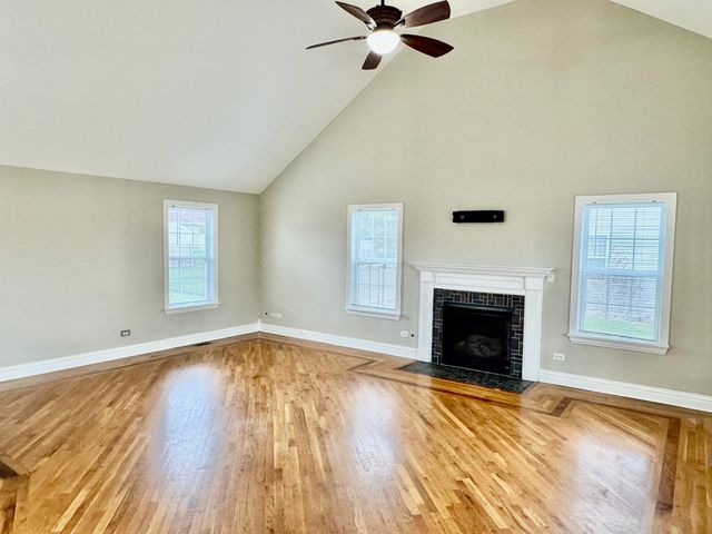 516 Chestnut Lane, Peotone, IL 60468