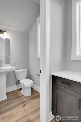 1113 N 39th Court, Renton, WA 98056