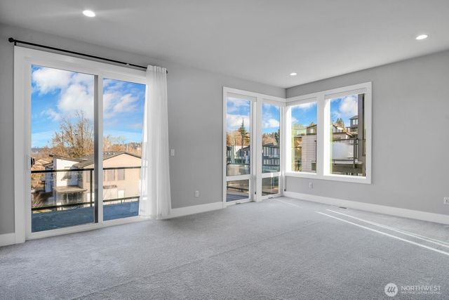 1113 N 39th Court, Renton, WA 98056