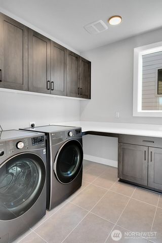 1113 N 39th Court, Renton, WA 98056