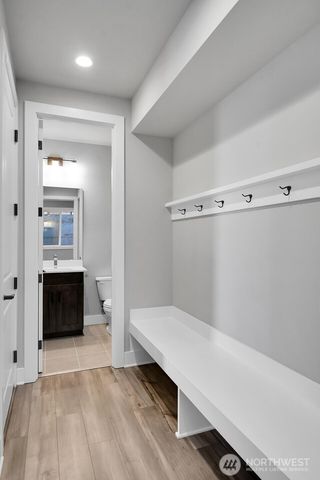 1113 N 39th Court, Renton, WA 98056