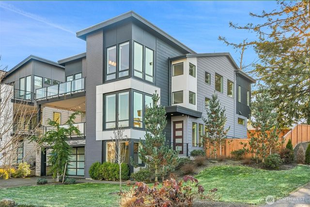 1113 N 39th Court, Renton, WA 98056