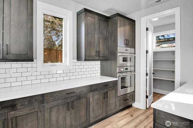 1113 N 39th Court, Renton, WA 98056