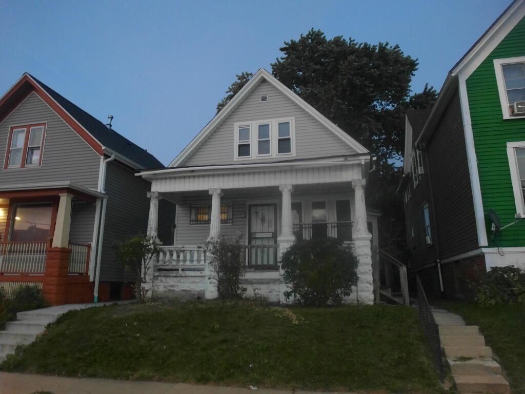 926 S 35th STREET, Milwaukee, WI 53215