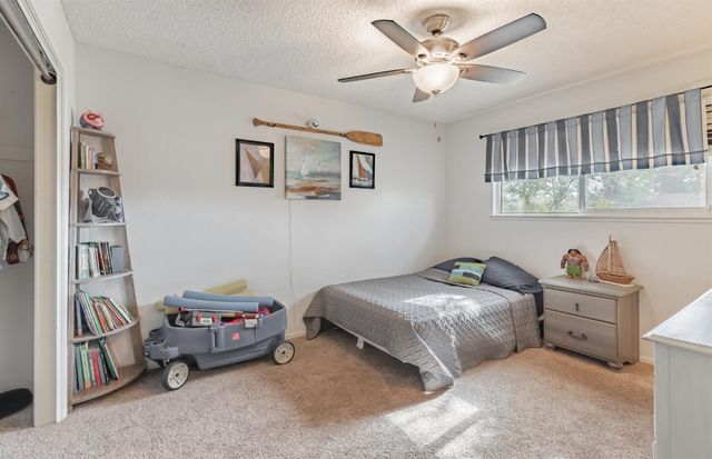 911 Stanford Avenue, Clovis, CA 93611