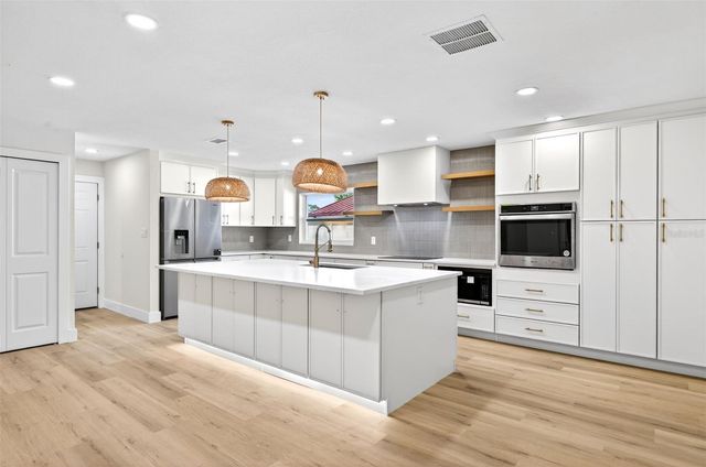 3041 OAK COVE DRIVE, Clearwater, FL 33759