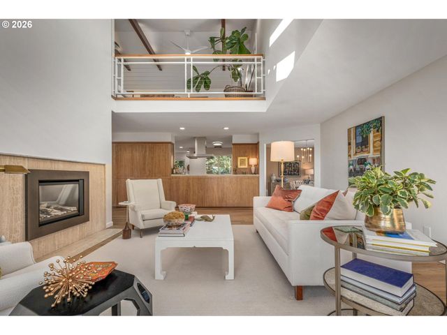 2631 Sw SHERWOOD Dr, Portland, OR 97201