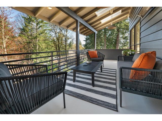 2631 Sw SHERWOOD Dr, Portland, OR 97201