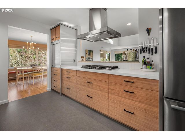 2631 Sw SHERWOOD Dr, Portland, OR 97201