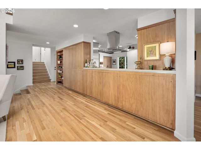 2631 Sw SHERWOOD Dr, Portland, OR 97201