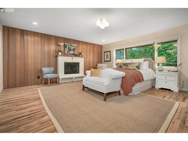 2631 Sw SHERWOOD Dr, Portland, OR 97201