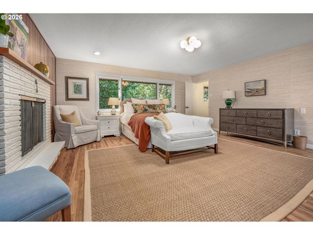 2631 Sw SHERWOOD Dr, Portland, OR 97201