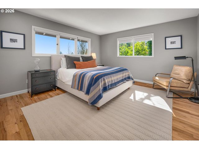 2631 Sw SHERWOOD Dr, Portland, OR 97201