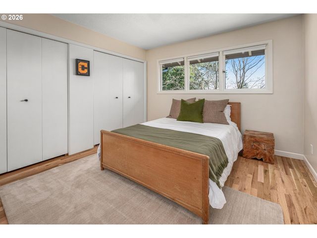 2631 Sw SHERWOOD Dr, Portland, OR 97201