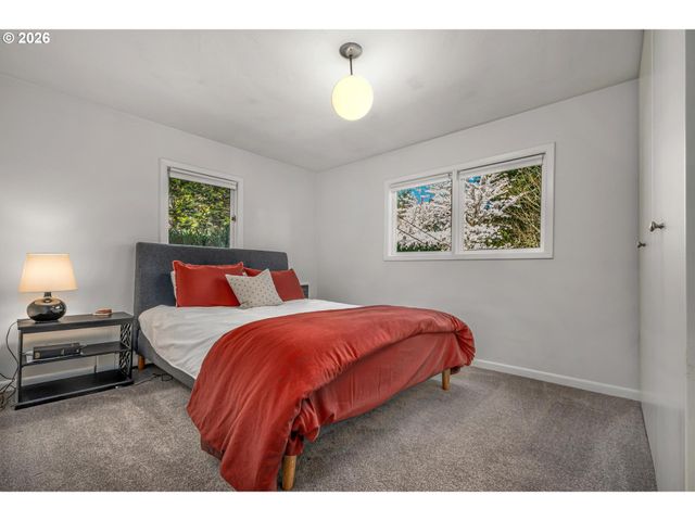 2631 Sw SHERWOOD Dr, Portland, OR 97201