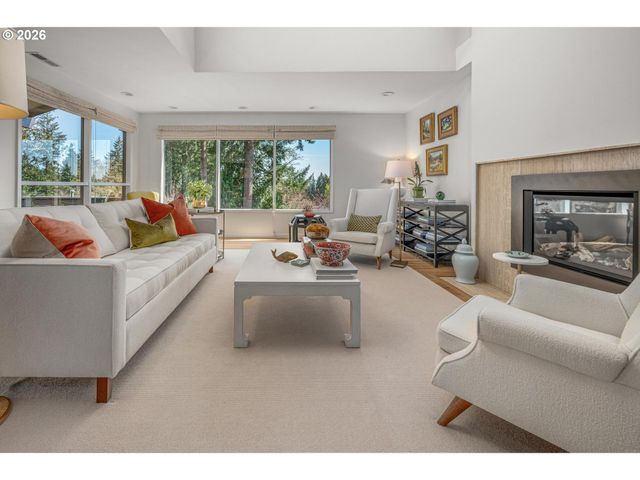 2631 Sw SHERWOOD Dr, Portland, OR 97201