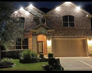 135 Teralyn Grove Loop, Conroe, TX 77318