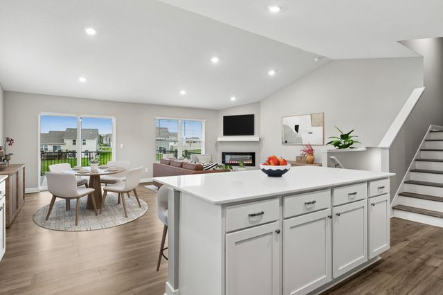 8261 Saddle Trail, Woodbury, MN 55129