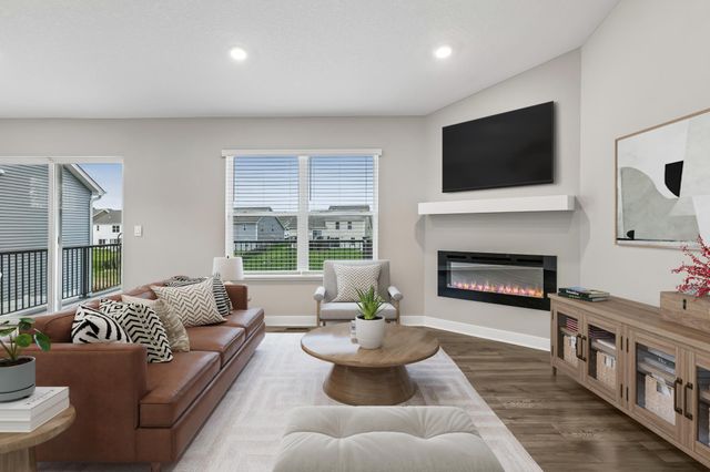 8261 Saddle Trail, Woodbury, MN 55129