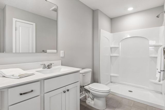 8261 Saddle Trail, Woodbury, MN 55129