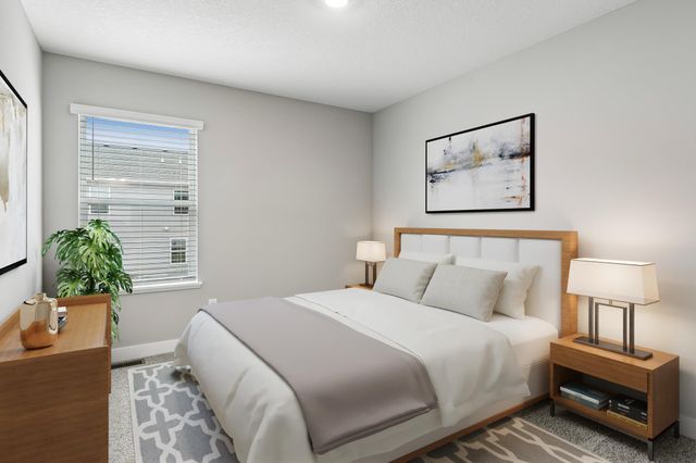 8261 Saddle Trail, Woodbury, MN 55129