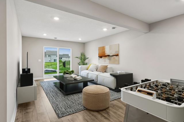 8261 Saddle Trail, Woodbury, MN 55129