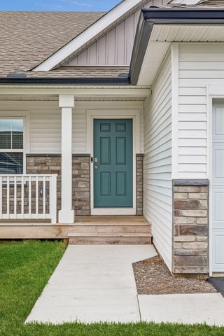 8261 Saddle Trail, Woodbury, MN 55129