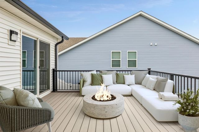 8261 Saddle Trail, Woodbury, MN 55129