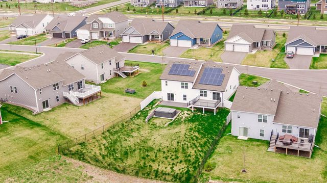 8261 Saddle Trail, Woodbury, MN 55129