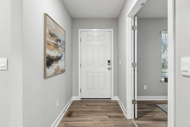 8261 Saddle Trail, Woodbury, MN 55129