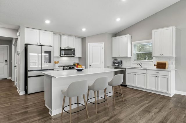 8261 Saddle Trail, Woodbury, MN 55129