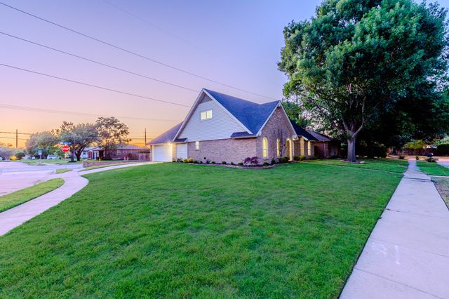 1909 Campbell Court, Richardson, TX 75080