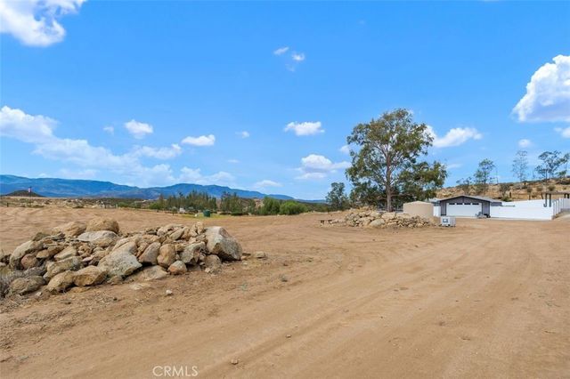 41981 Avenida Abril, Hemet, CA 92544
