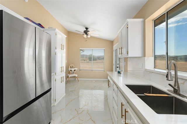 41981 Avenida Abril, Hemet, CA 92544